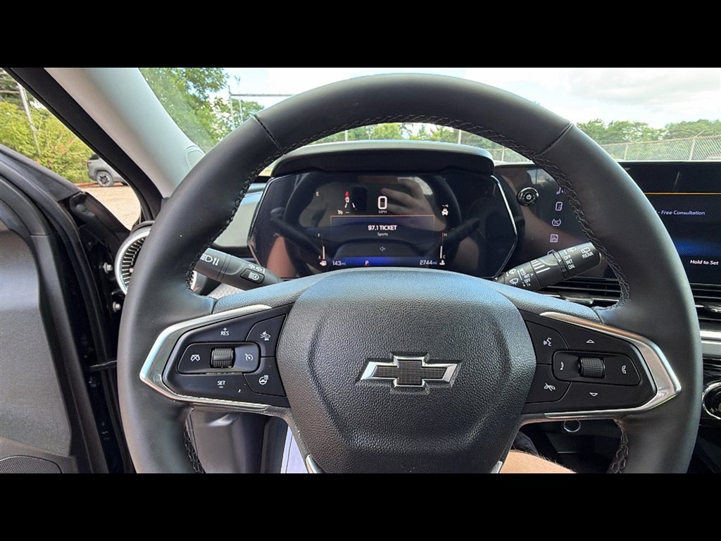 Used 2025 Chevrolet Trax ACTIV w/ Driver Confidence Package FWD image 12