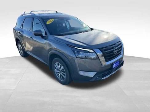 Used 2022 Nissan Pathfinder SL image 9