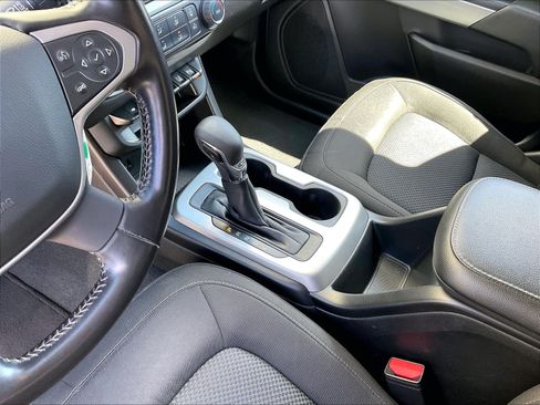 Used 2022 Chevrolet Colorado LT w/ Safety Package AWD/4WD image 17