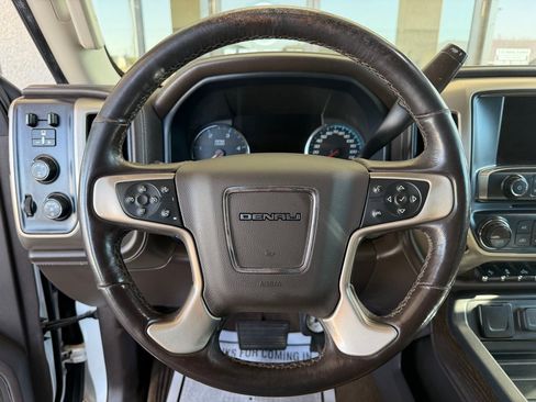 Used 2018 GMC Sierra 2500 Denali w/ Duramax Plus Package AWD/4WD image 8