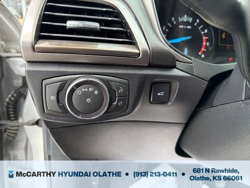 Used 2017 Ford Fusion SE FWD image 22