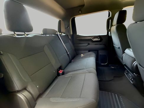 Used 2024 Chevrolet Silverado 1500 LT AWD/4WD image 7