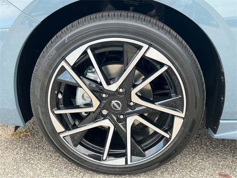 New 2025 Nissan Sentra SR w/ SR Premium Package image 27