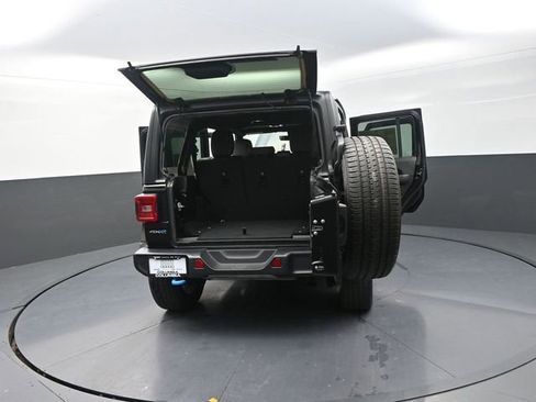 Used 2023 Jeep Wrangler Unlimited Sahara w/ Cold Weather Group AWD/4WD image 35