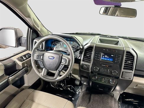 Used 2017 Ford F150 XLT image 14