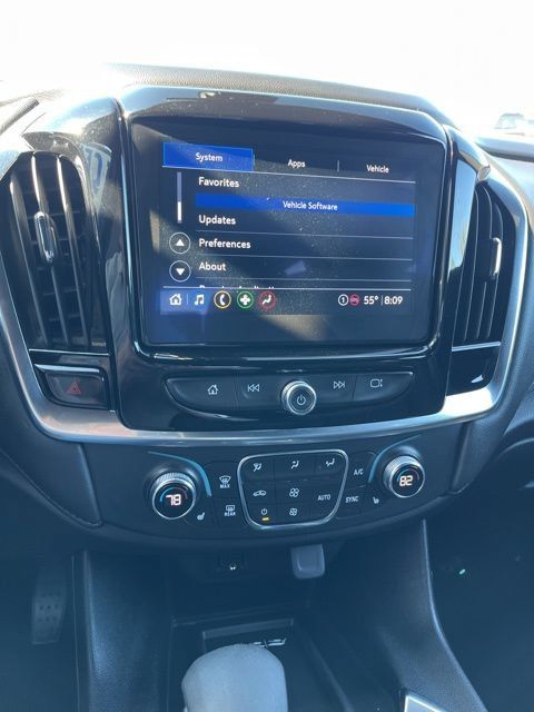 Used 2023 Chevrolet Traverse LT AWD/4WD image 41