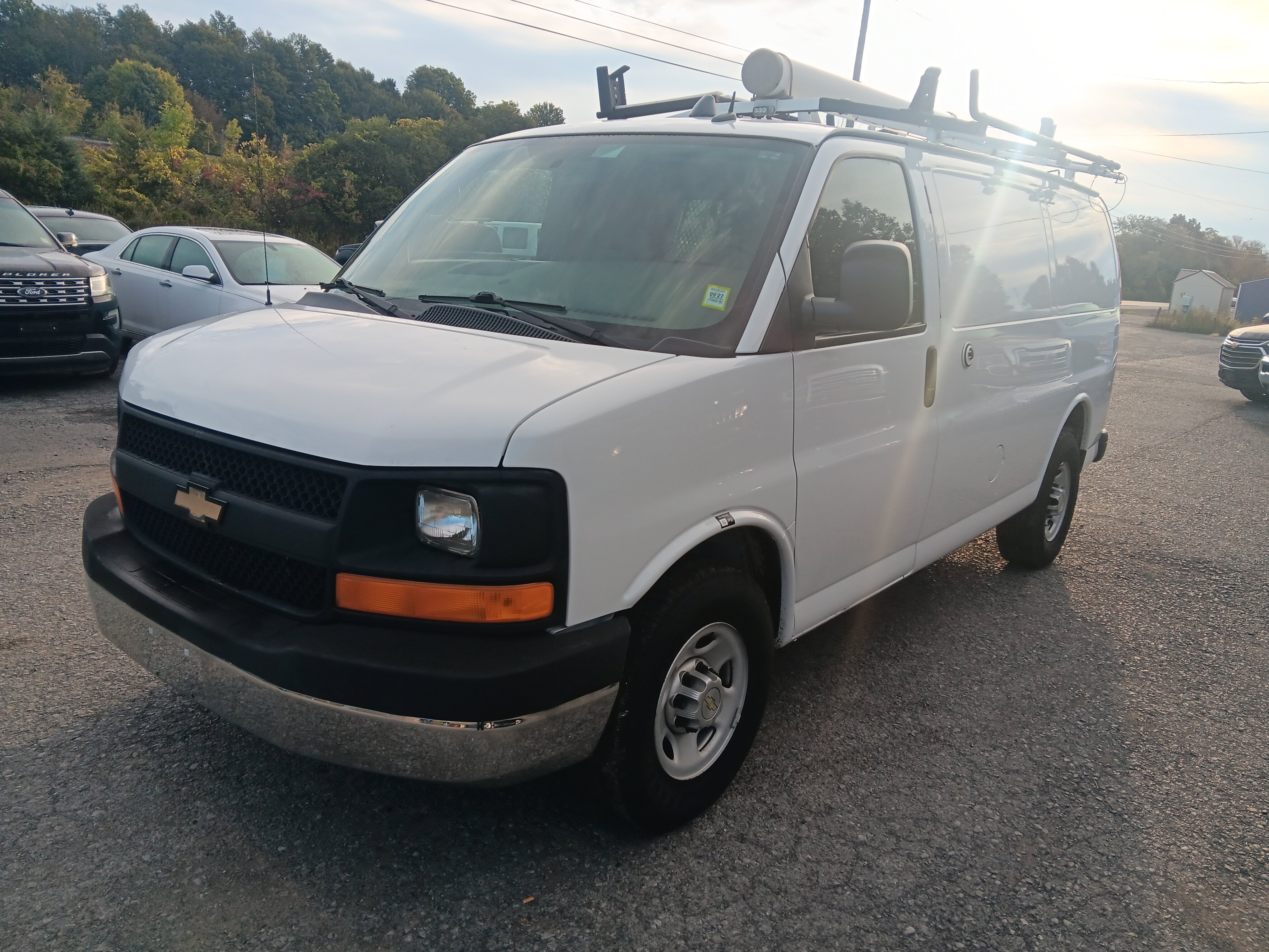 Used 2014 Chevrolet Express 2500 RWD image 1