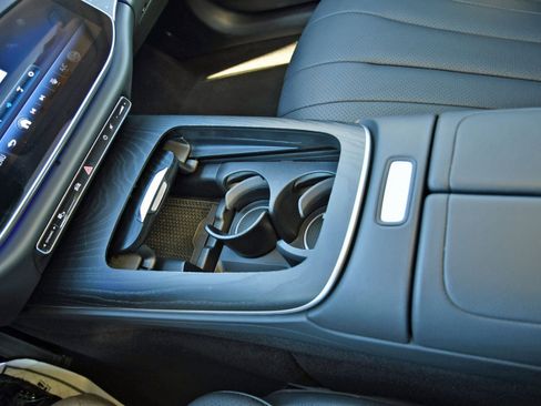 Used 2025 Mercedes-Benz E 350 Sedan image 35