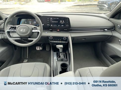 Used 2025 Hyundai Elantra Sport FWD image 3