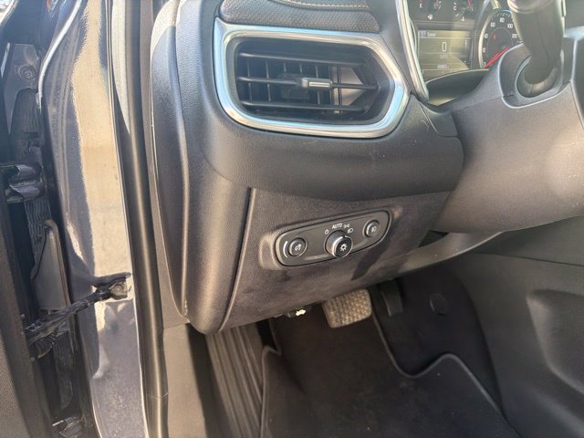 Used 2018 Chevrolet Equinox Premier FWD image 23