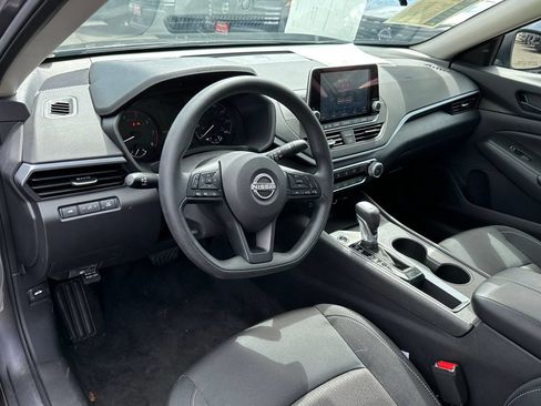 Used 2025 Nissan Altima 2.5 S FWD image 20