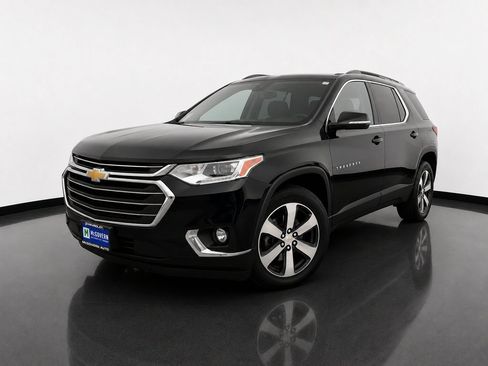 Used 2021 Chevrolet Traverse LT w/ LT Premium Package AWD/4WD image 1