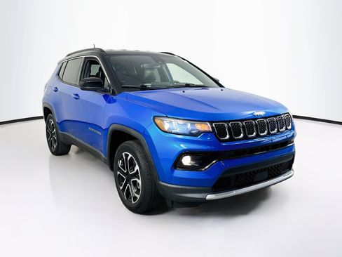 Used 2023 Jeep Compass Limited AWD/4WD image 3