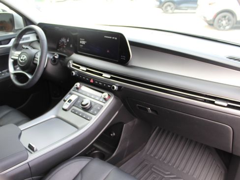 Used 2025 Hyundai Palisade SEL FWD image 18