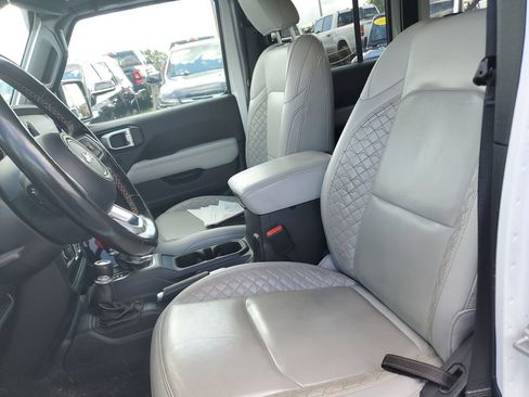 Used 2021 Jeep Wrangler Unlimited Sahara AWD/4WD image 15