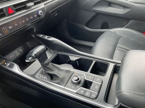 Used 2024 Kia Sorento S image 42