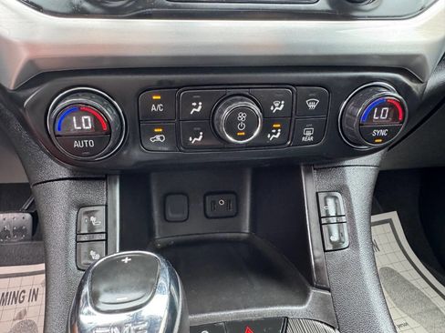 Used 2018 GMC Acadia SLT AWD/4WD image 26