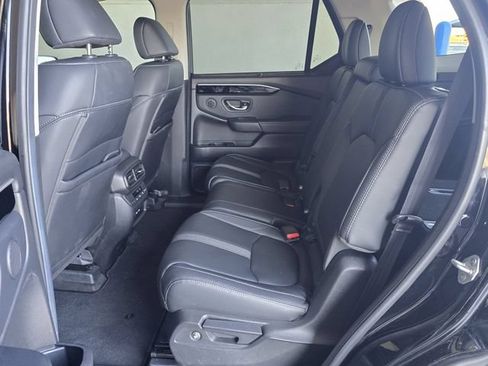 Used 2025 Honda Pilot EX-L image 16
