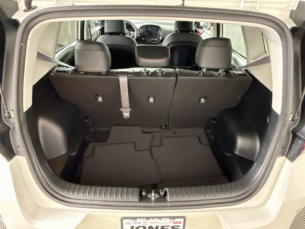 Certified 2025 Kia Soul GT-Line FWD image 28
