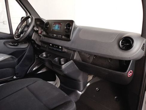 Used 2024 Mercedes-Benz Sprinter 2500 image 10