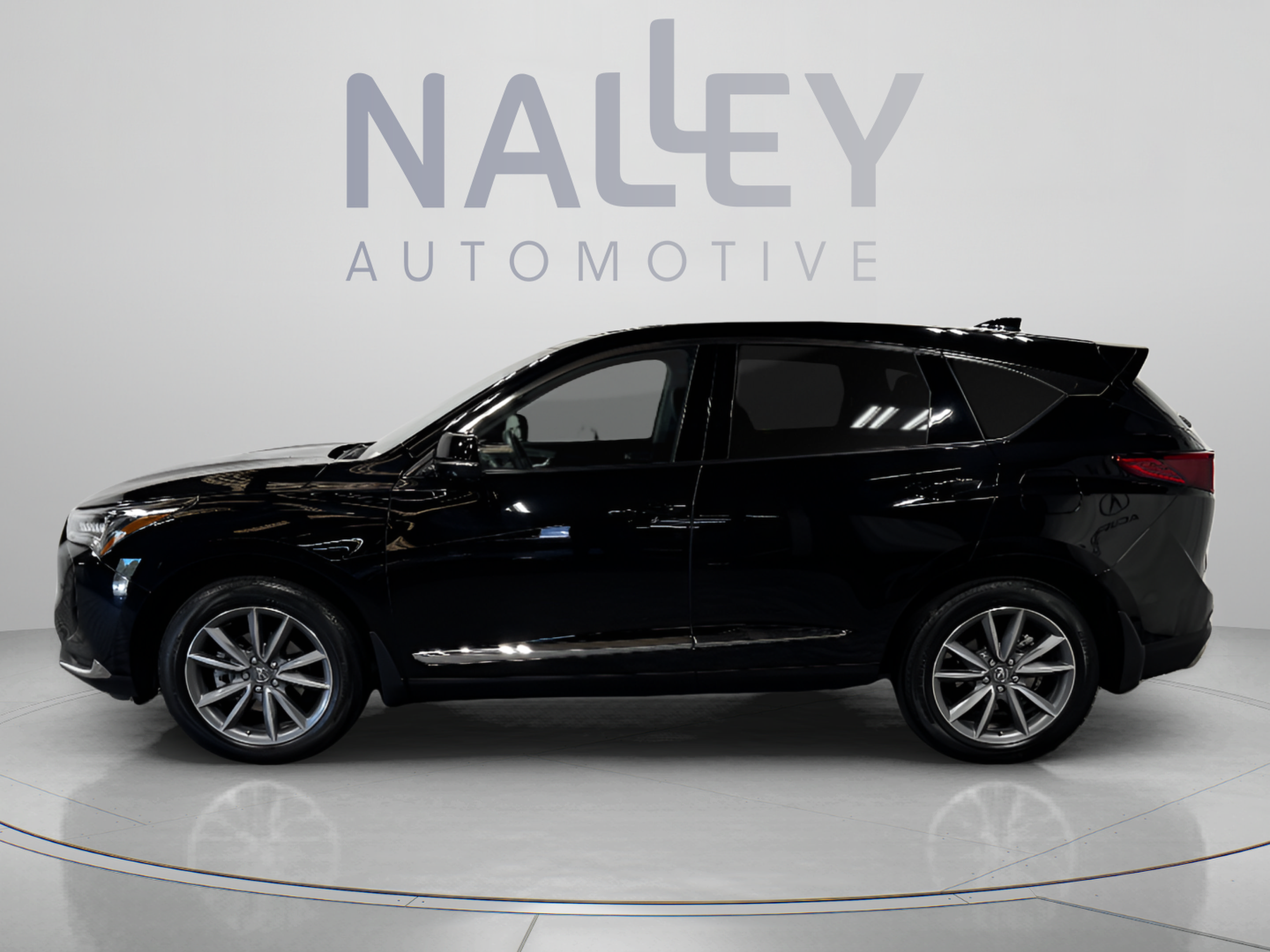 Used 2024 Acura RDX w/ Technology Package AWD/4WD image 2