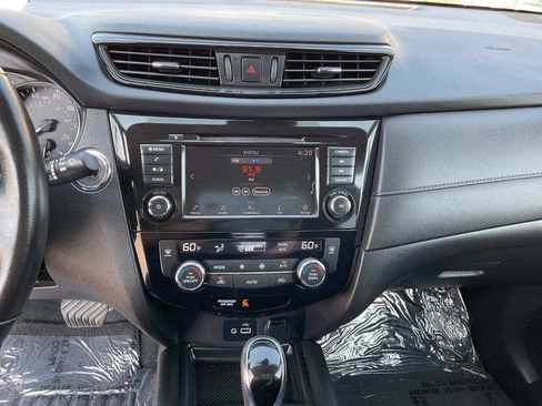 Used 2019 Nissan Rogue SV AWD/4WD image 21