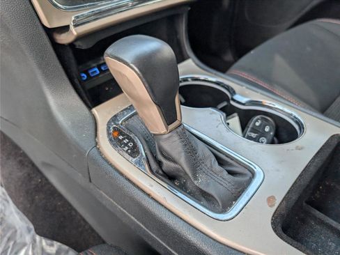 Used 2016 Jeep Grand Cherokee Laredo 75th Anniversary image 18