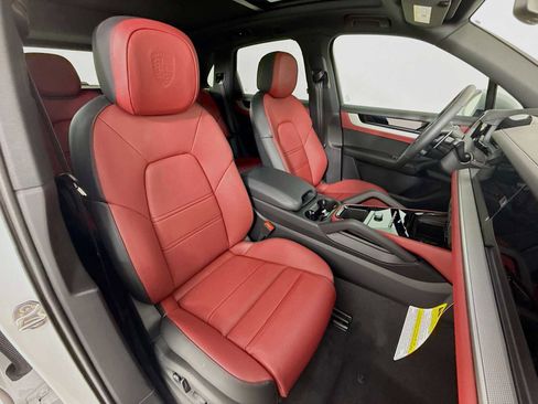 New 2026 Porsche Cayenne AWD/4WD image 29