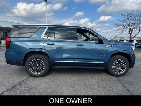 Used 2025 GMC Yukon Elevation AWD/4WD image 8