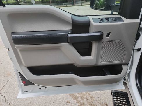 Used 2018 Ford F250 XL w/ Power Equipment Group RWD image 18