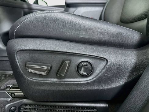 Used 2023 Toyota Sienna XSE AWD/4WD image 21