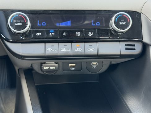 Certified 2024 Hyundai Elantra SEL FWD image 22