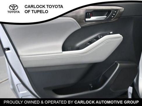 Used 2023 Toyota Highlander Platinum image 23