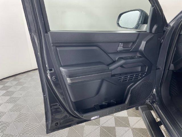 New 2026 Toyota 4Runner SR5 AWD/4WD image 5