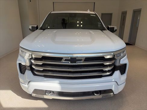 New 2026 Chevrolet Silverado 1500 High Country image 2