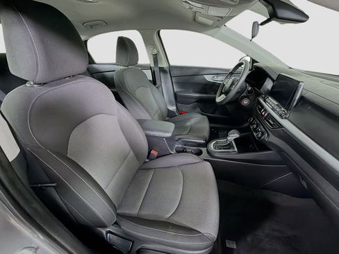 Used 2024 Kia Forte LXS FWD image 27