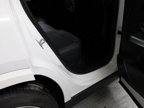 Certified 2025 Mercedes-Benz GLA 35 AMG 4MATIC image 33