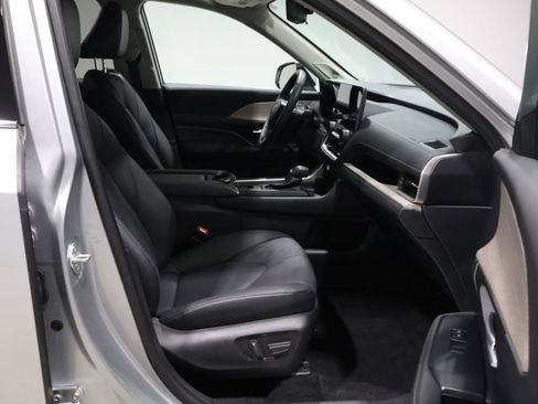 Used 2024 Toyota Grand Highlander Platinum image 26