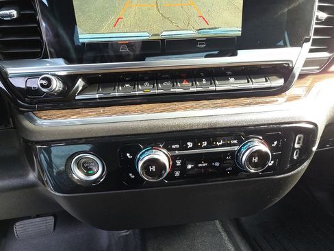 Used 2023 GMC Sierra 1500 Elevation image 24