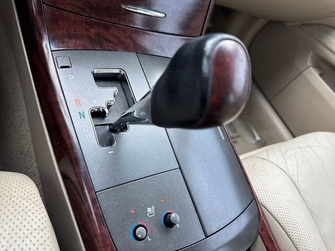 Used 2011 Toyota Avalon Limited FWD image 25