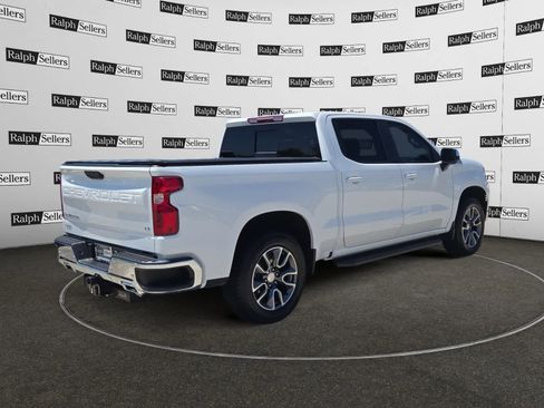 Used 2025 Chevrolet Silverado 1500 LT AWD/4WD image 6