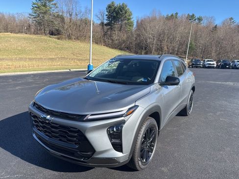 New 2026 Chevrolet Trax ACTIV w/ Sunroof Package image 3