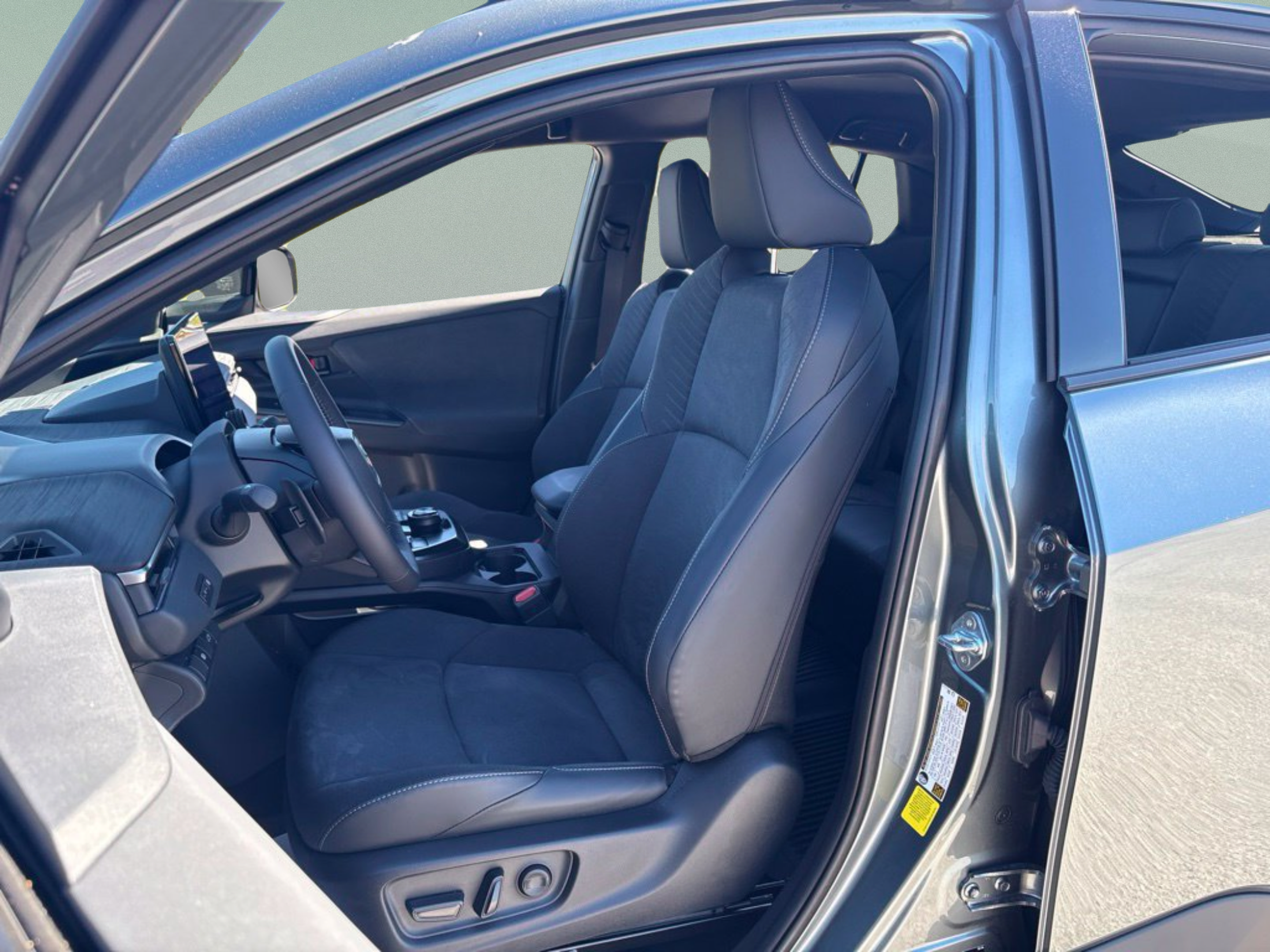 Used 2026 Toyota C-HR AWD/4WD image 18