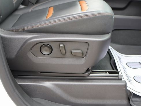 Used 2024 GMC Sierra 1500 AT4 w/ Technology Package image 10