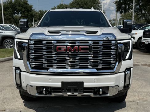 Used 2024 GMC Sierra 2500 Denali w/ Denali Reserve Package AWD/4WD image 10
