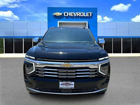 Used 2025 Chevrolet Suburban Premier RWD image 8