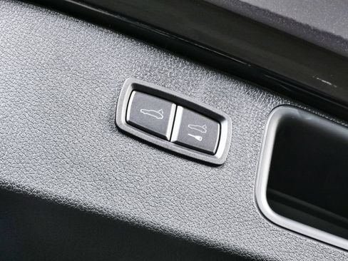 New 2026 Porsche Macan Turbo AWD/4WD image 32