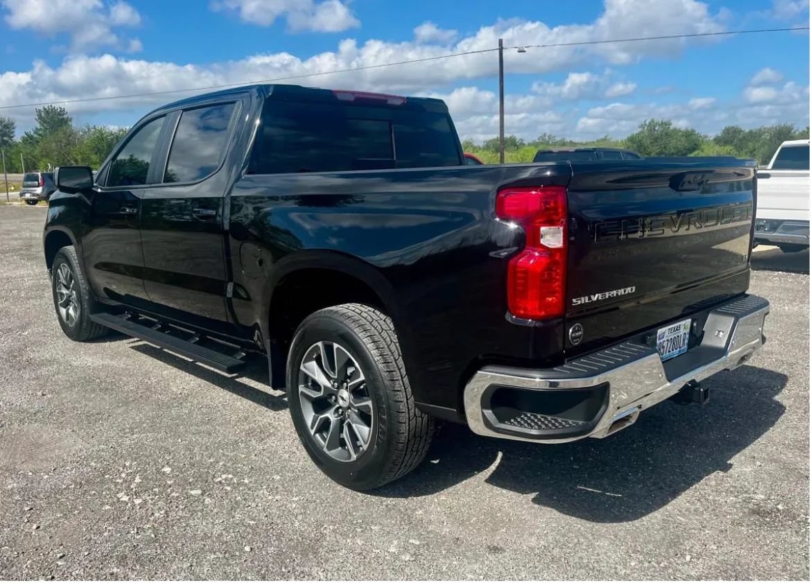 Used 2025 Chevrolet Silverado 1500 LT w/ Z71 Off-Road Package AWD/4WD image 4