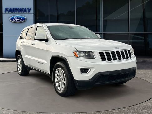 Used 2015 Jeep Grand Cherokee Laredo w/ Quick Order Package 23E AWD/4WD image 3
