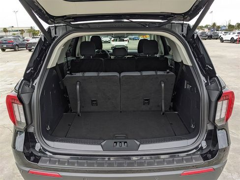 Used 2025 Ford Explorer Active image 12